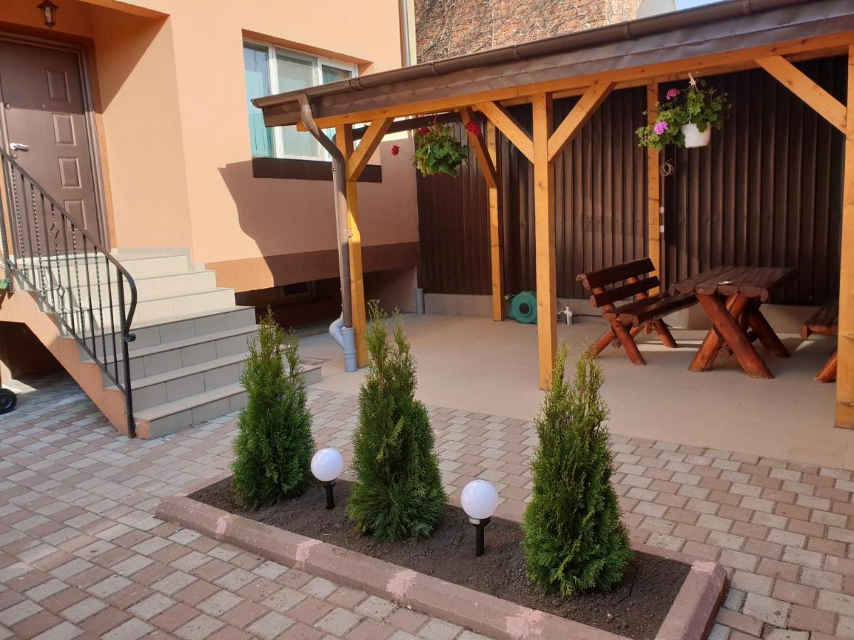 Villa Accommodation Bucareste Exterior foto